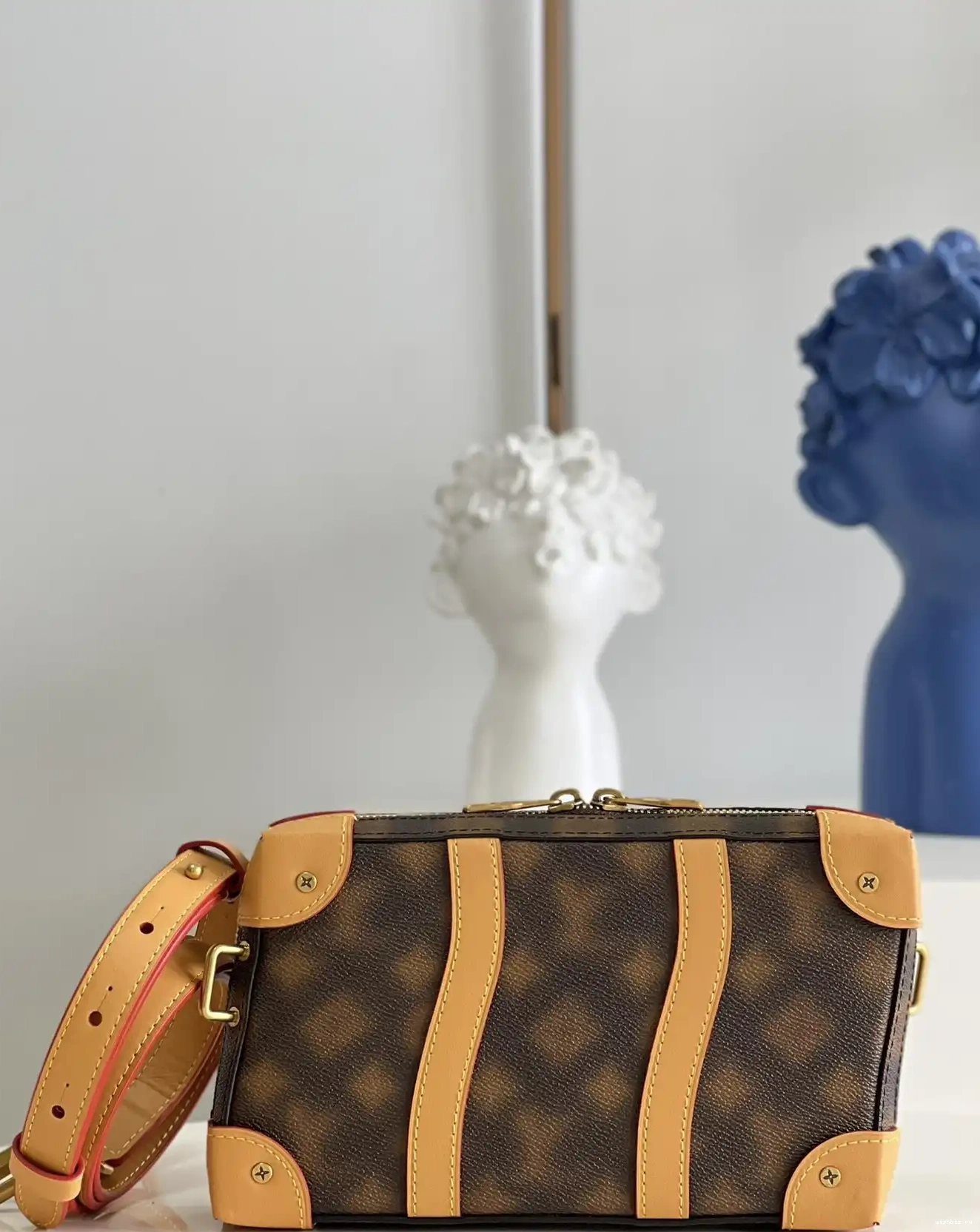 WIS LOUIS SOFT VUITTON TRUNK 0704